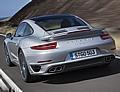 Der neue 911 Turbo S verkürzt die Rundenzeit auf der Nürburgring-Nordschleife auf deutlich unter 7:30 Minuten.